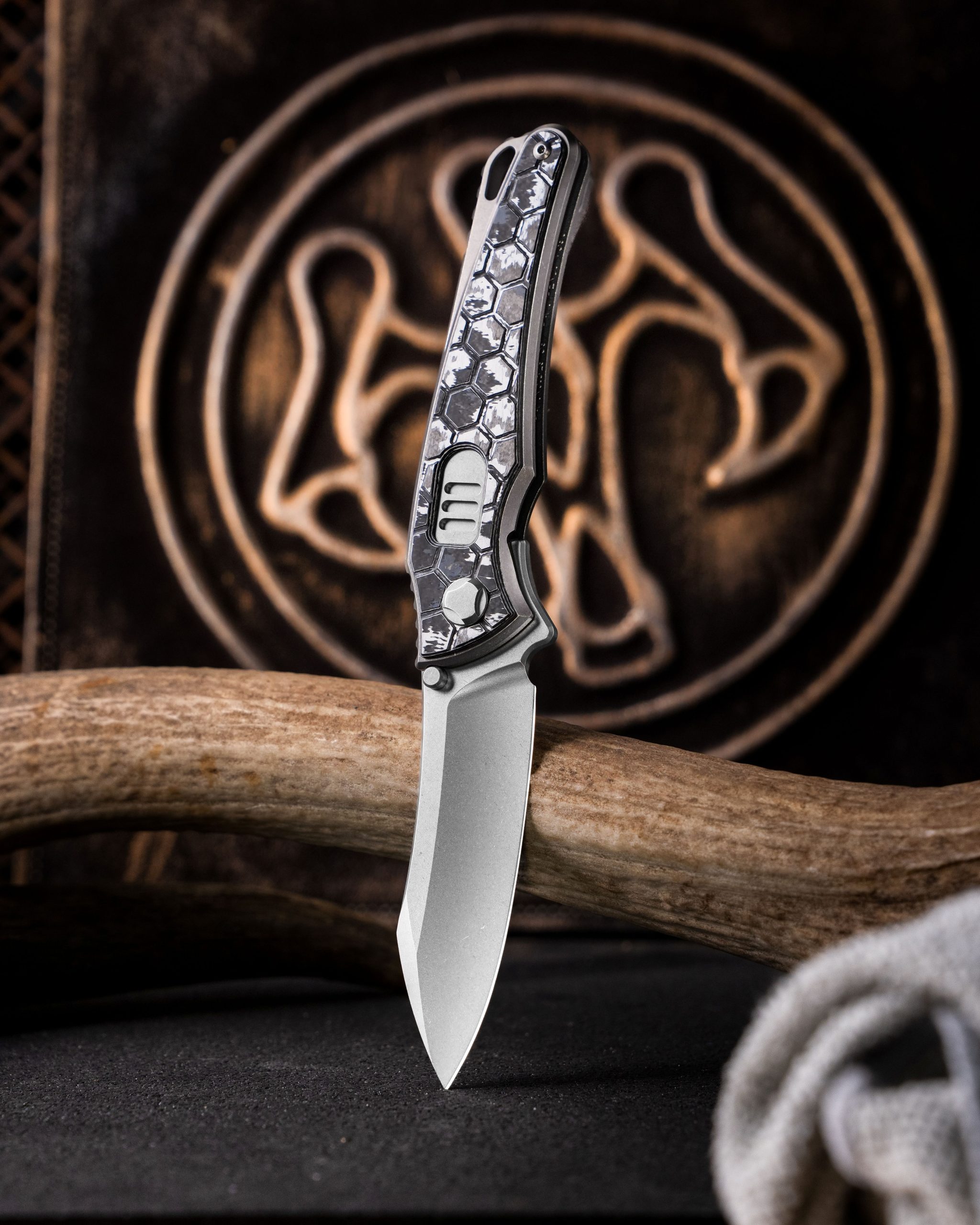 TALON AUTO / TUMBLED HANDLE / TUMBLED BLADE / FC-HONEYCOMB WHITE STORM